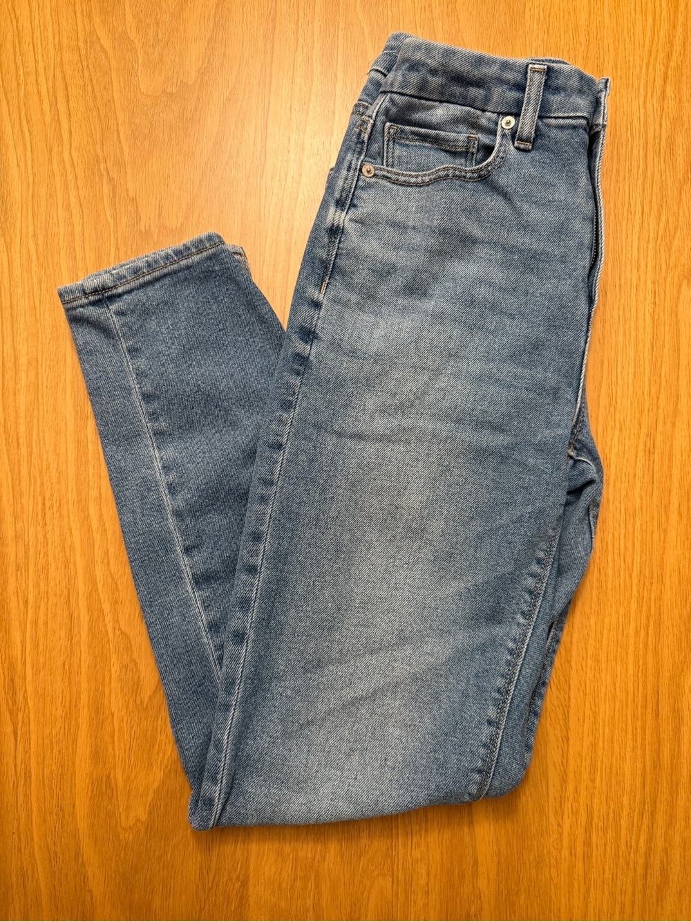 American Eagle Light Blue Stretch Curvy Mom Jean